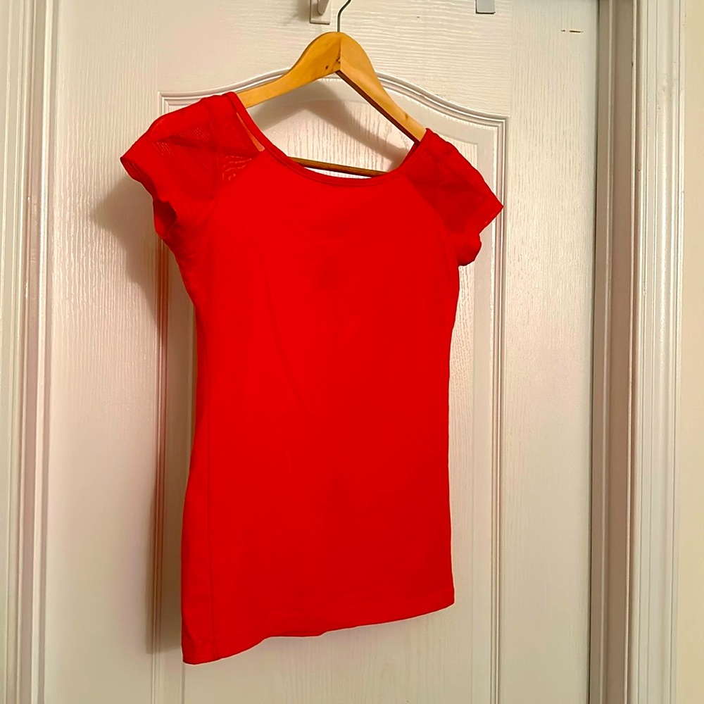 Jument top. Beautiful orange with cap sleeves.